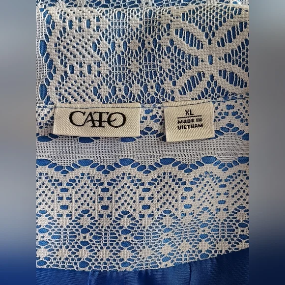 Cato Blue & White Lace Pattern Blazer – Size XL - Picture 7 of 7